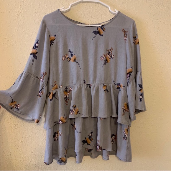 Pretty floral blouse - Picture 3 of 6